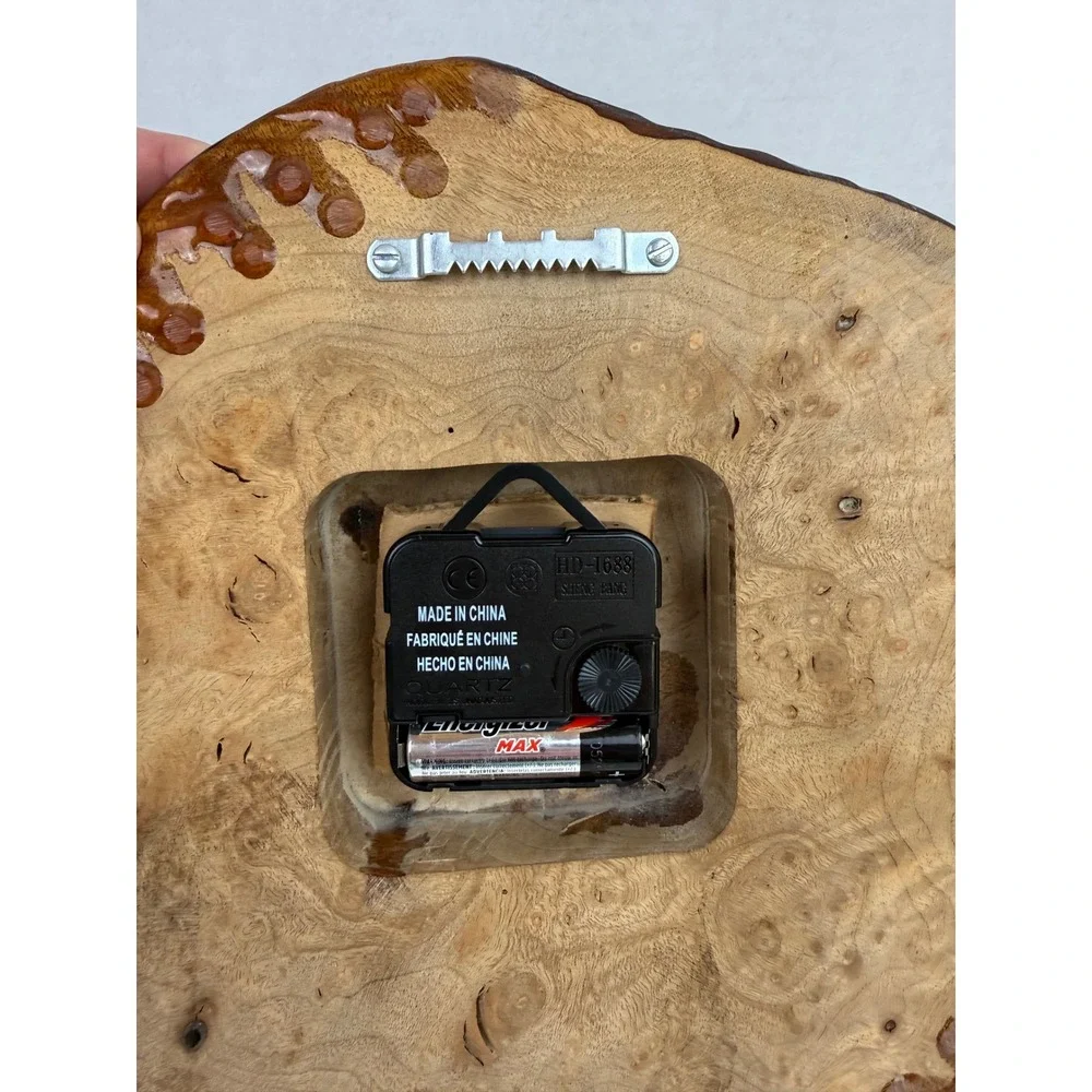 Vintage Live Edge Wood Burl Wall Clock Glossy Resin Roman Numeral Quartz Rustic‎